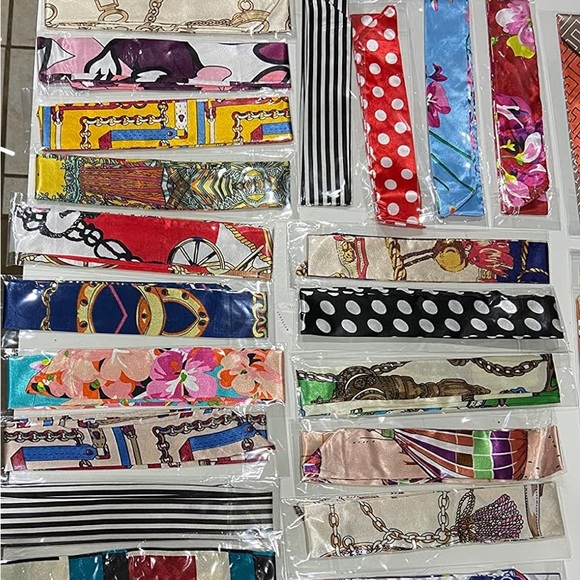 Scarves - Set of 3 random picks - Picture 1 of 9